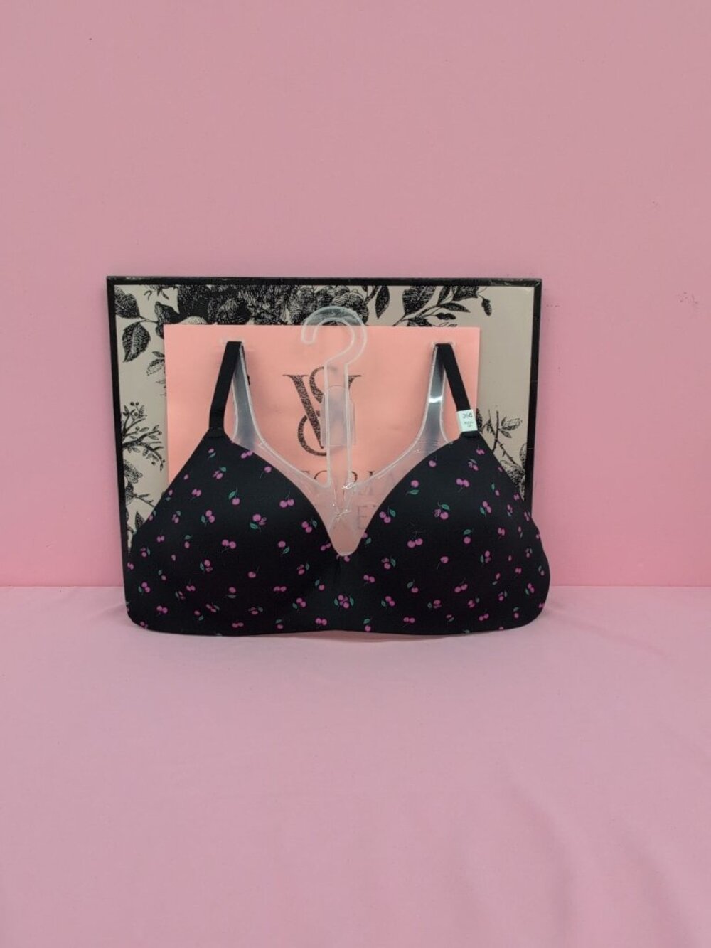 Victoria Secret Pink Wear Everywhere Push Up Wireless Bra 36C Black Cherry Print